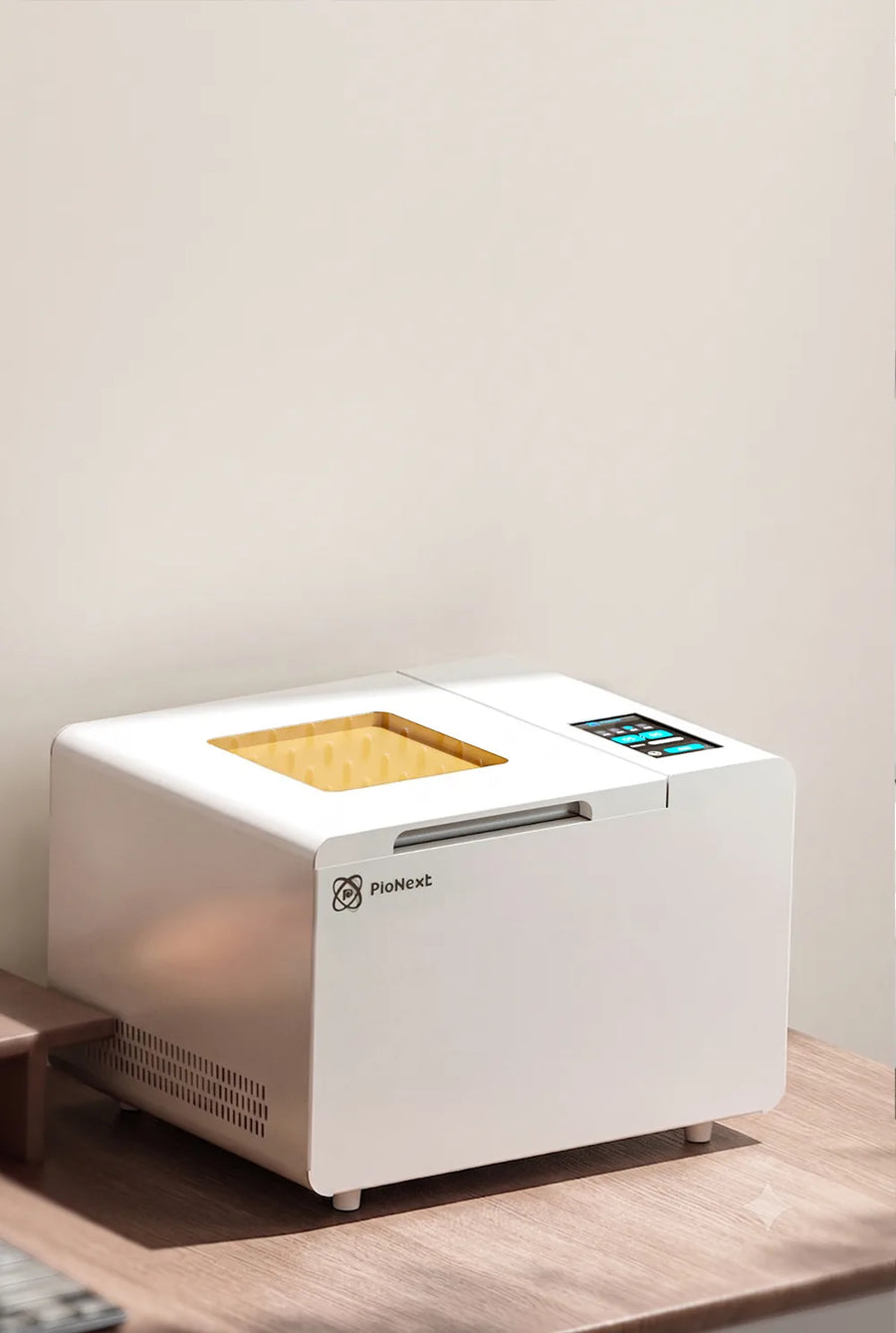 PioCreat UV02 post-curing unit for resin 3D printed dental parts